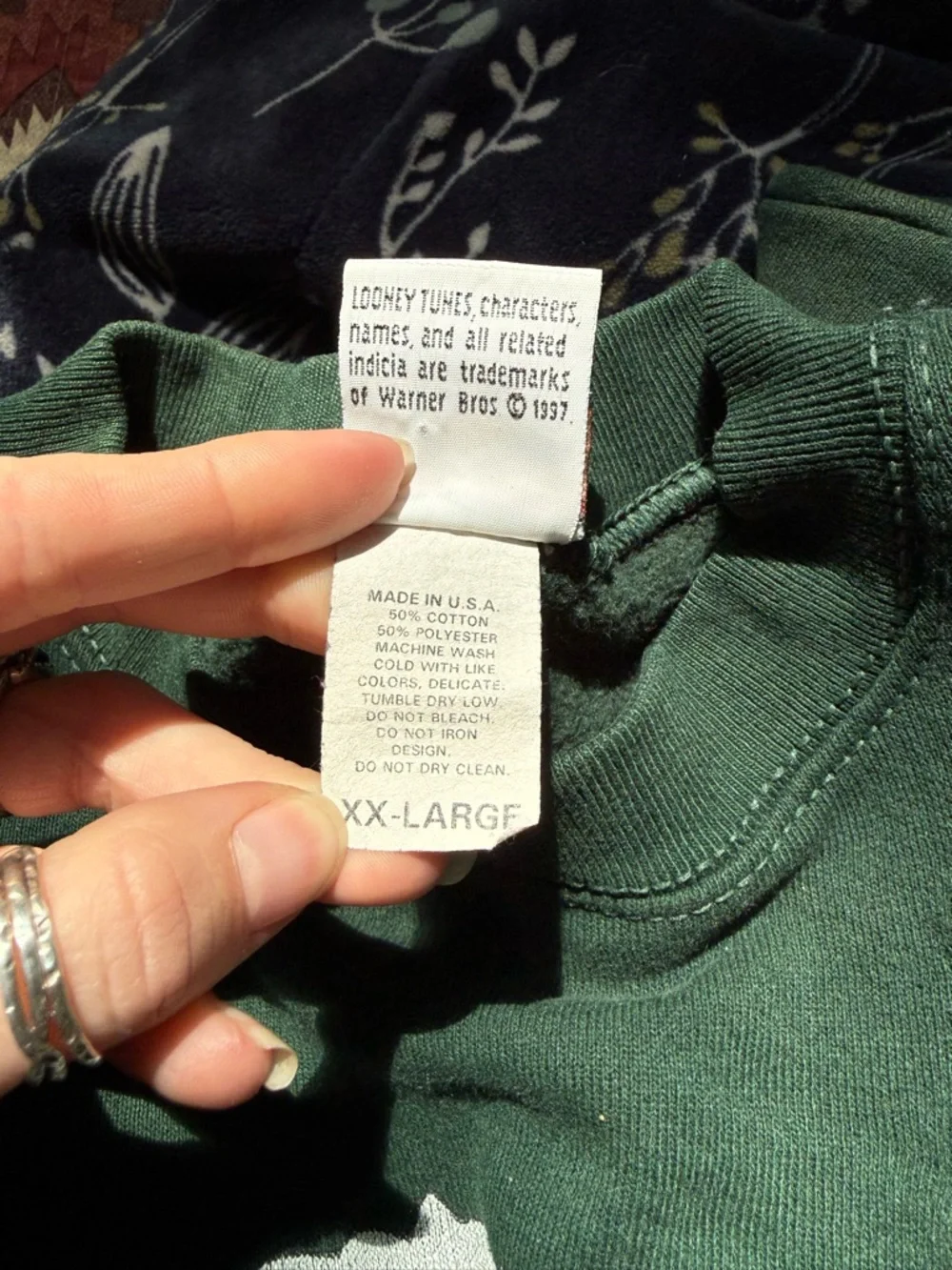 Vintage Looney Tunes 1997 Dark Green Graphic Crewneck XXL - Picture 10 of 10